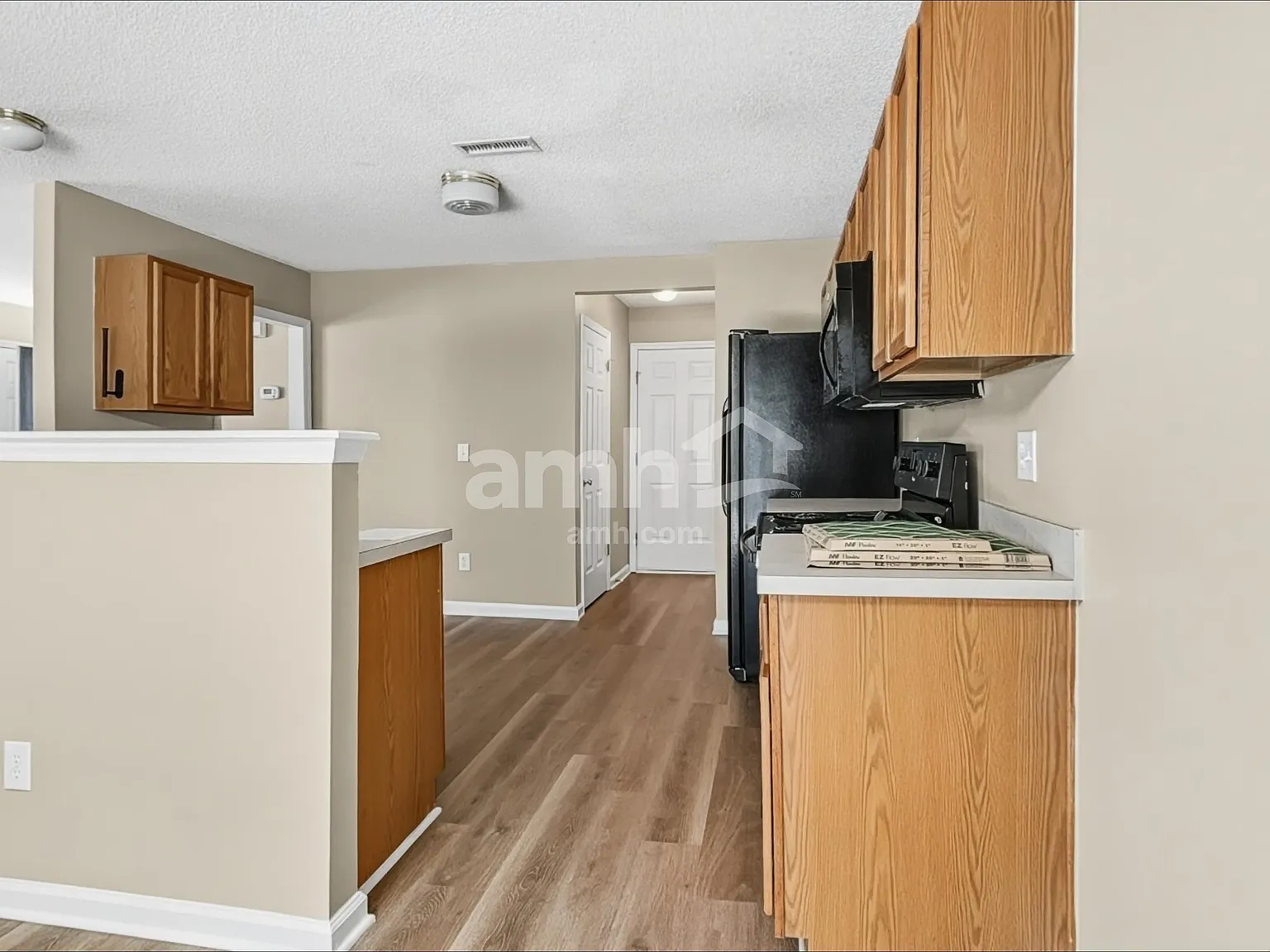 3 bed, 2.5 bath, 1734 sqft, $2,000 — Photo 4