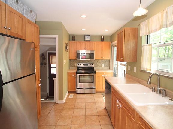 2nd image of 551 Park Blvd