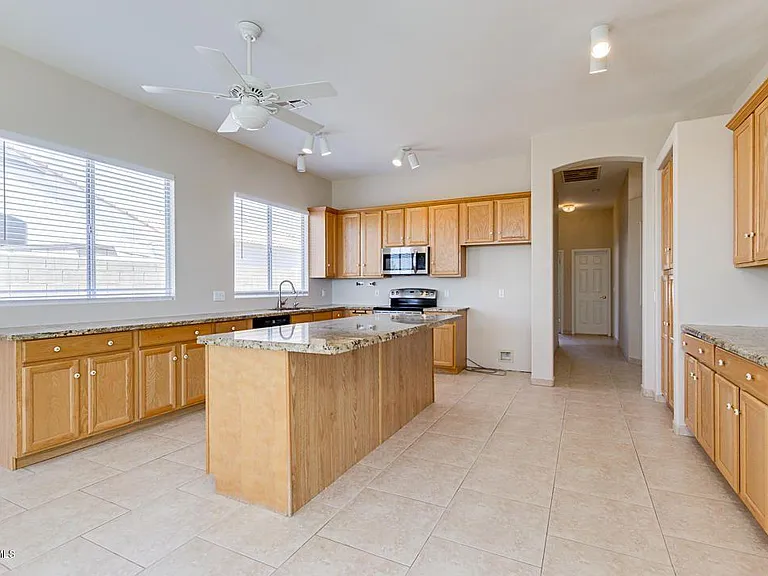 1714 S Rialto — Photo 3