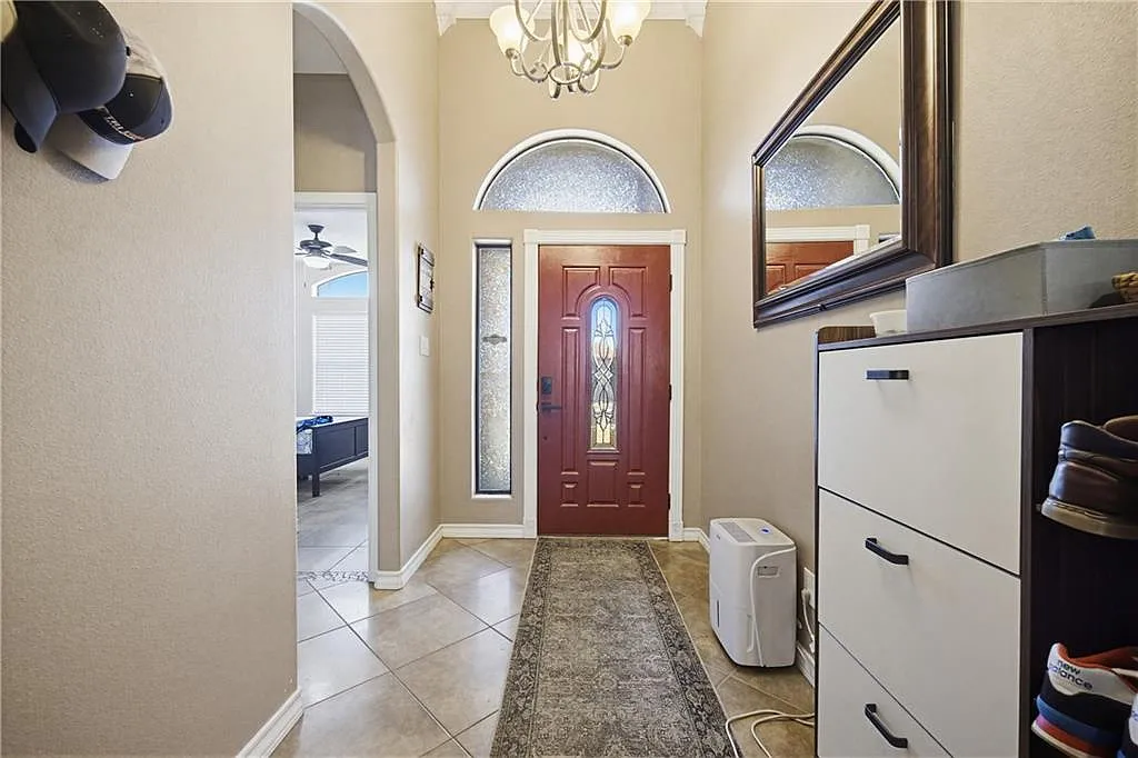 3 bed, 1498 sqft, $2,400 — Photo 3