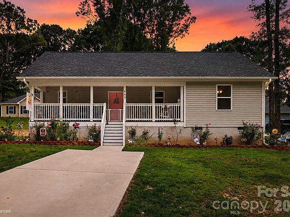 2nd image of 641 Johns Ln