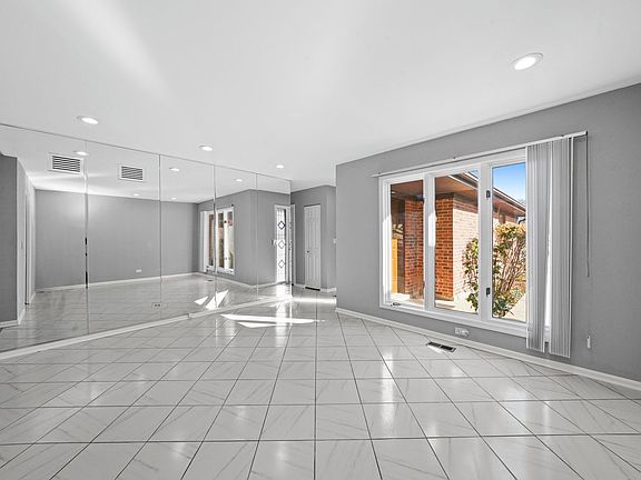 3rd image of 4116 Picardy Dr