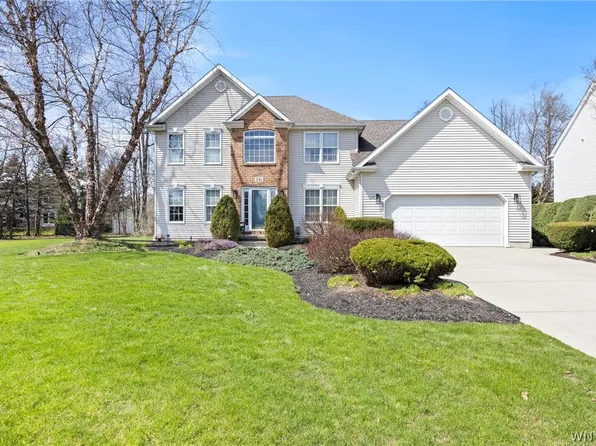 16 Buckingham Ct, Lancaster, NY 14086