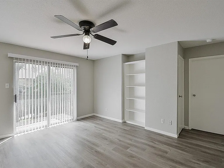 12955 Woodforest Blvd #54 — Photo 6