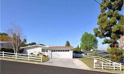 3rd image of 2317 Carriage Dr