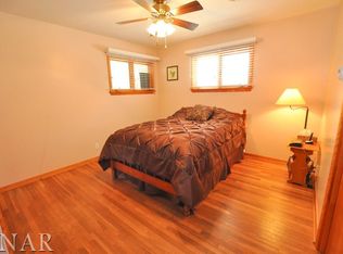 304 E Cemetery Ave, Chenoa, IL 61726