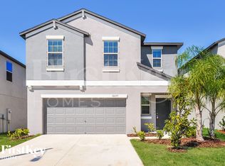 10237 Carloway Hills Dr, Wimauma, FL 33598
