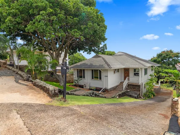 2107 Makanani Dr, Honolulu, HI 96817