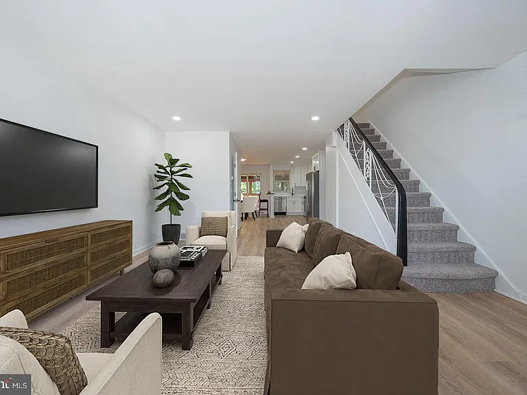 8602 Rugby St — Photo 2
