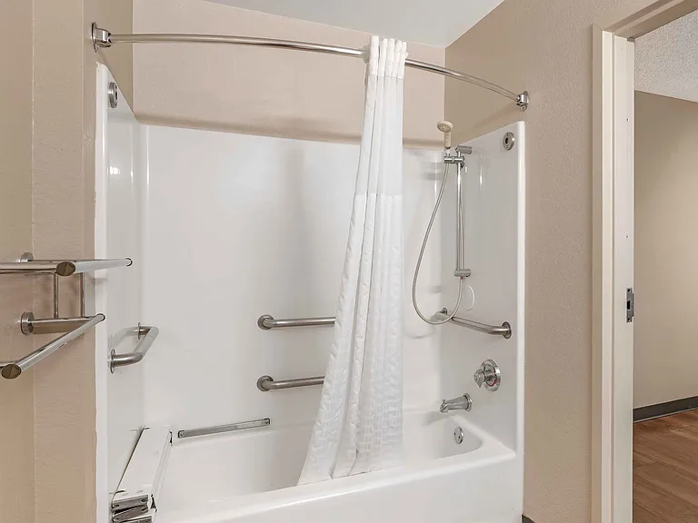 Studio Suite - 2 Queen Beds