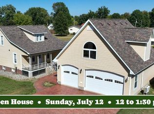 500 Benton St, Mount Olive, IL 62069