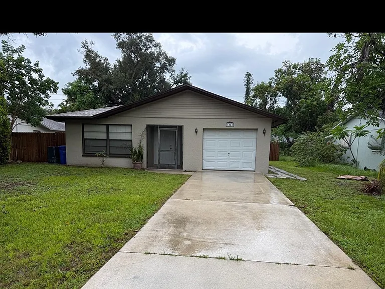 1824 Coronado Rd — Photo 1