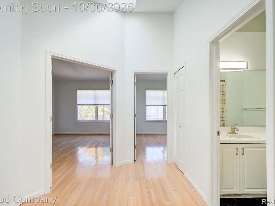 1322 S Main St, photo 21
