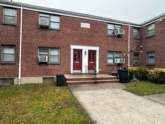 Sold by Douglas Elliman | media 10