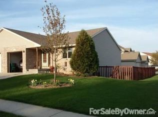 940 Scott Dr, Sycamore, IL 60178