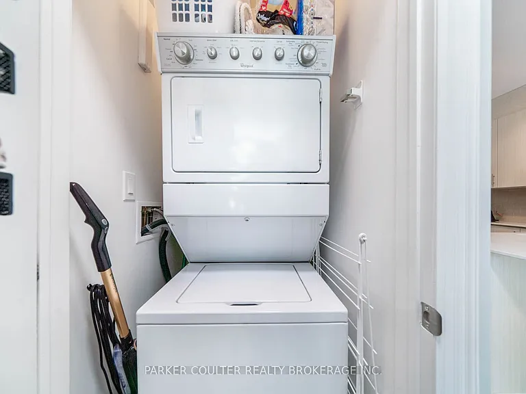 111 Worsley St #302 — Photo 16