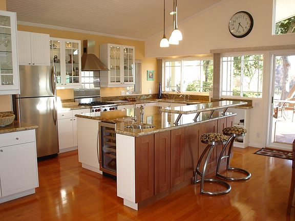 3rd image of 1585 Red Apple Ln