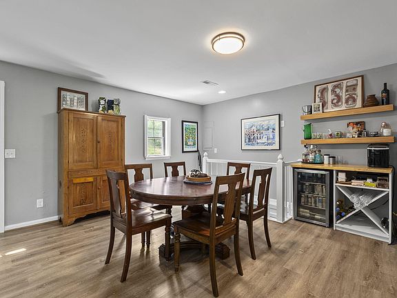 5th image of 1686 Wells Landing Rd