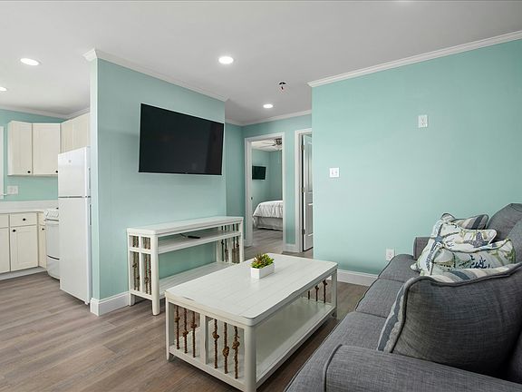 3rd image of 322 Bayshore Dr Unit 1W