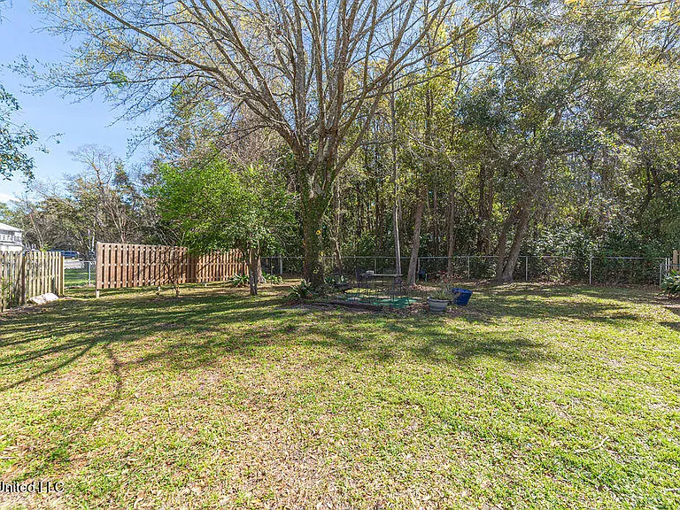 114 Menge Ave — Photo 45