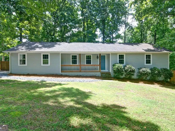 5753 Lake Ct NW, Kennesaw, GA 30152