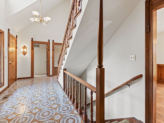 4th image of 8149 Cottonwood Ct N
