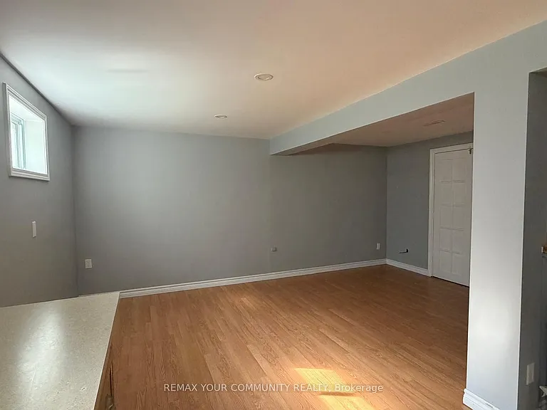 17 Daphne Cres #BASEMENT — Photo 10
