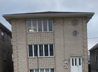 7326 W 59th St APT 1, Summit Argo, IL 60501