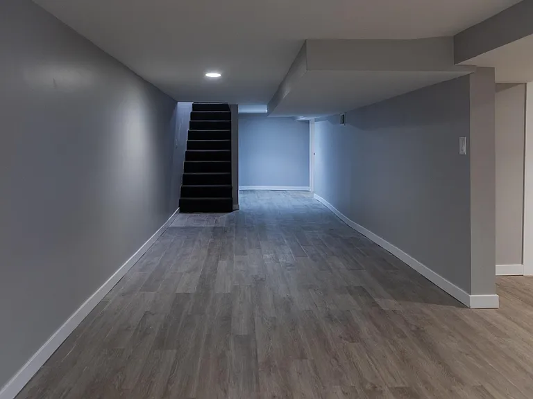6621 S Langley Ave — Photo 7
