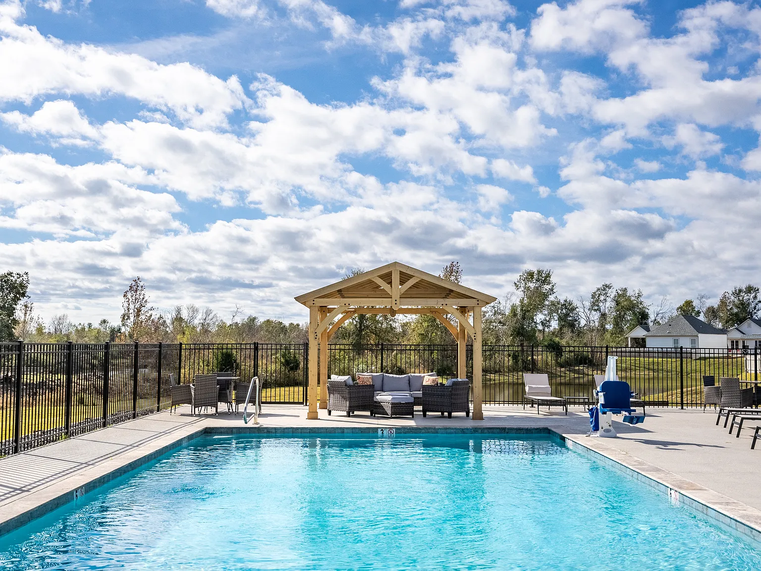 Country Club Cottages — Photo 3