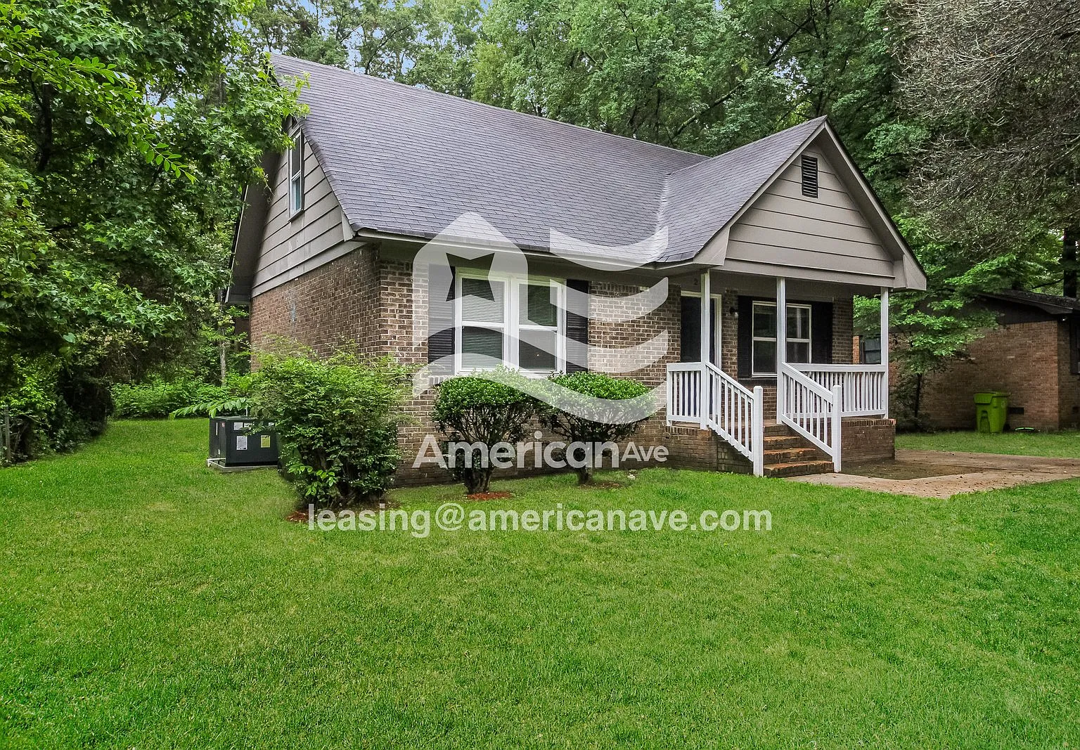 4 bed, 1.5 bath, 1281 sqft, $1,372 — Photo 2