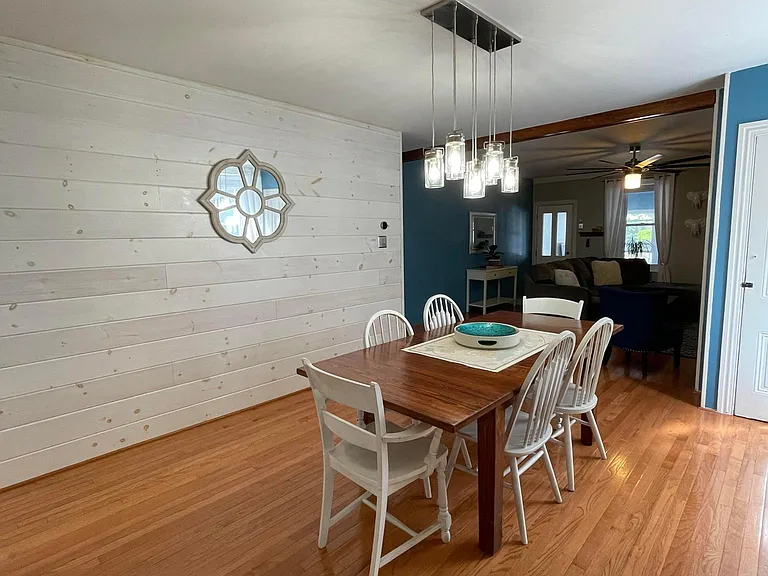459 Delmar St — Photo 11