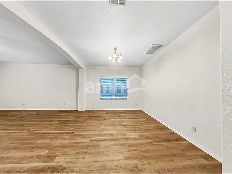 431 Tequila Rnch — Photo 6