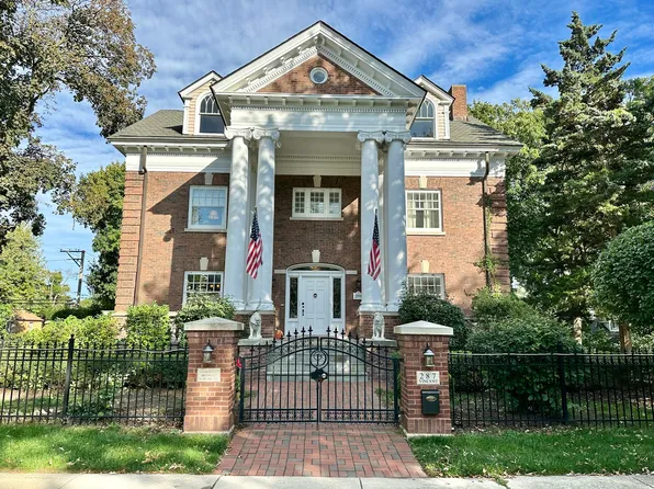 287 Vincent Pl, Elgin, IL 60123