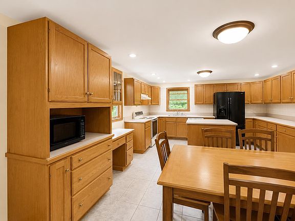 5th image of 914 Lower Waterford Road