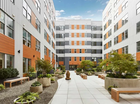 400 Claremont Avenue image 22 of 30