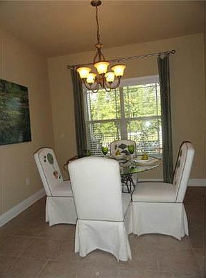 4th image of 11520 Caroline Ct