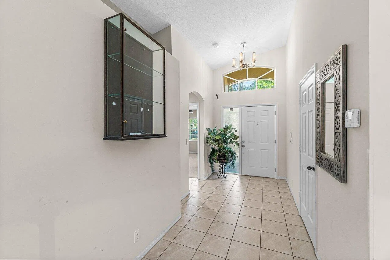 3 bed, 2.0 bath, 1728 sqft, $3,200 — Photo 4