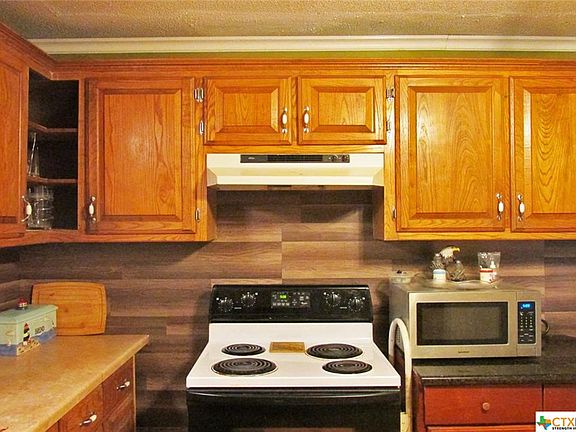 3rd image of 305 W Walker Ave