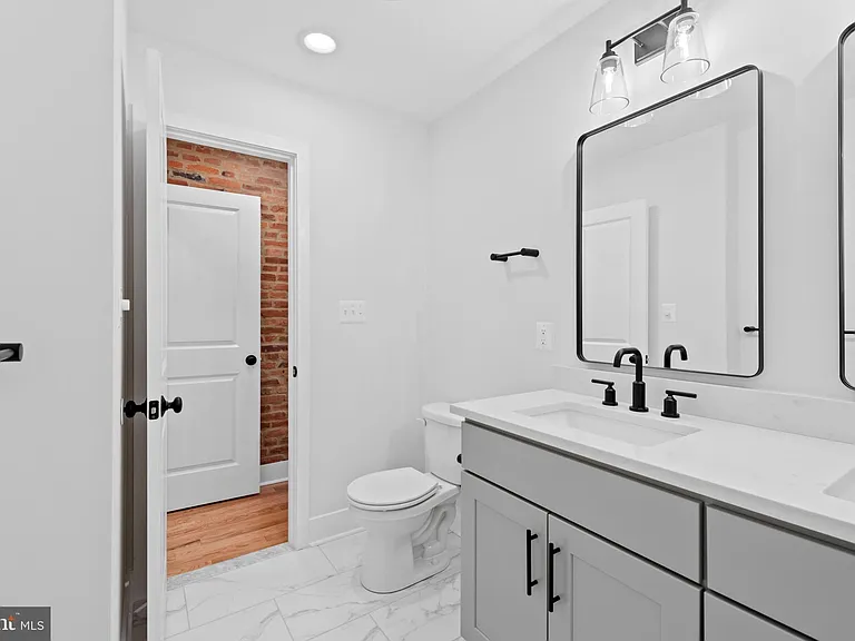 1434 Marshall St — Photo 30