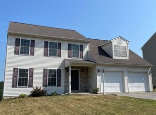 40 Bryn Way, Mount Wolf, PA 17347