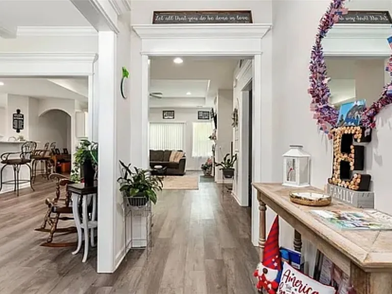 490 Twin View Dr — Photo 3