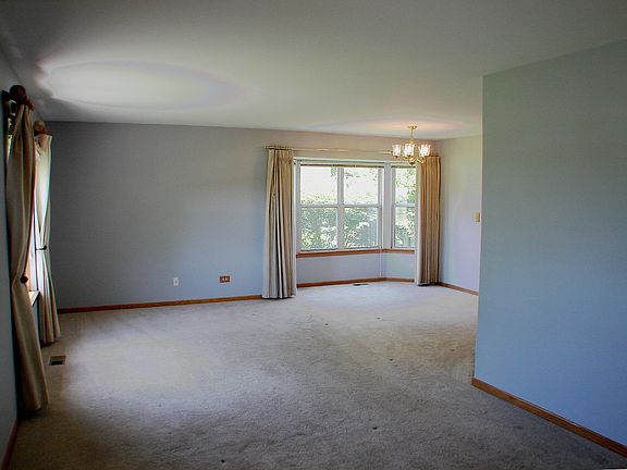3rd image of 1608 Brighton Dr