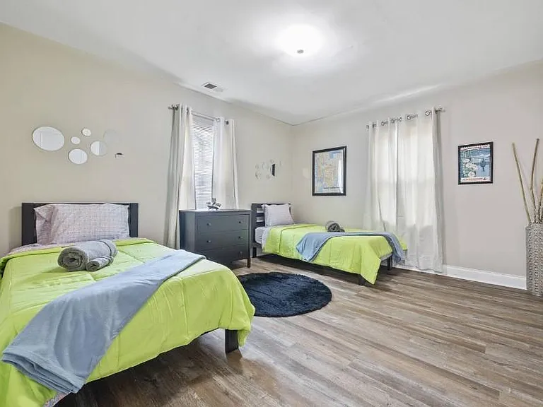 825 Erin Ave SW — Photo 4