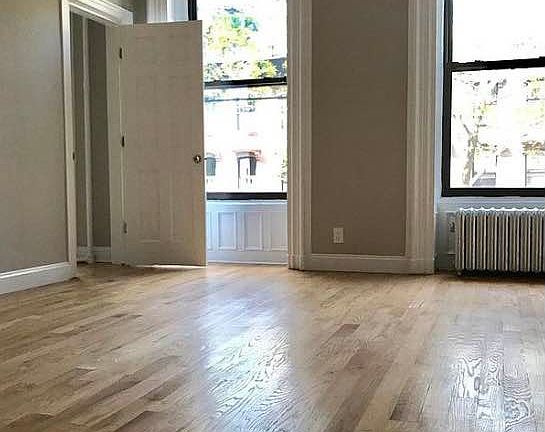 2nd image of 5 S Oxford St APT C1