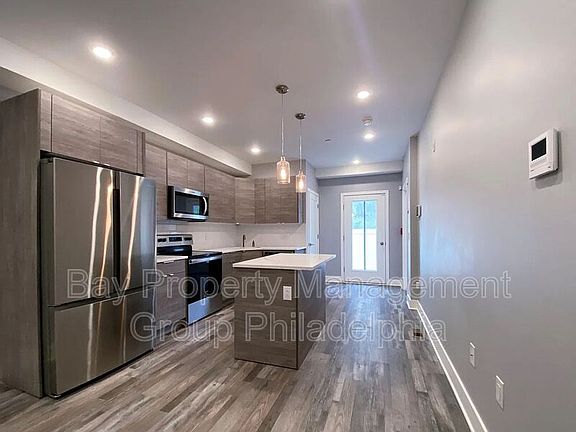 4th image of 623 N 36th St Unit 1
