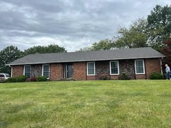 201 Ridge Rd, Brookfield, MO 64628