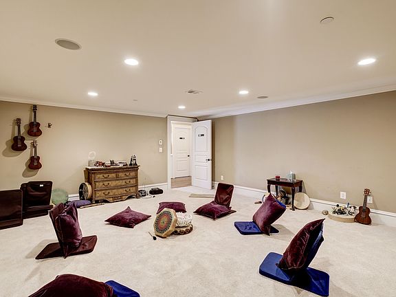 2nd image of 11901 Plantation Dr