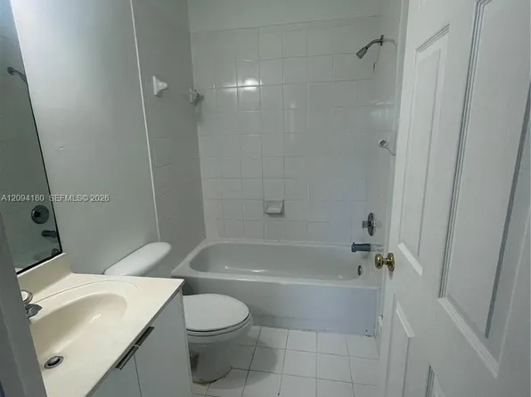 5600 NW 114th Pl APT 203, Doral, FL 33178
