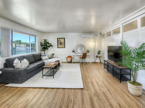 4th image of 3424 E 2nd St #1270993